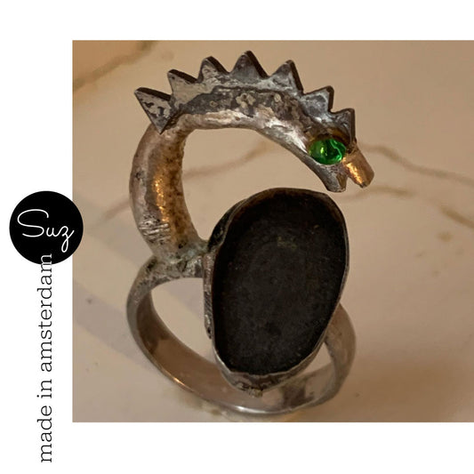 RING // magic dragon